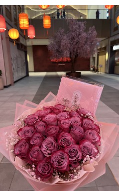 Flowers from 100 Roses Dubai shared by Nes Rine
